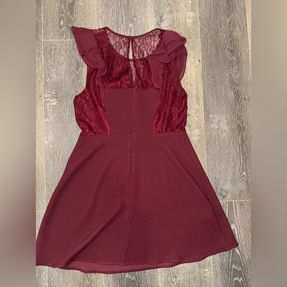 ❤️ BCBG Generation Burgundy Ruffle Skater Dress - Picture 4 of 9